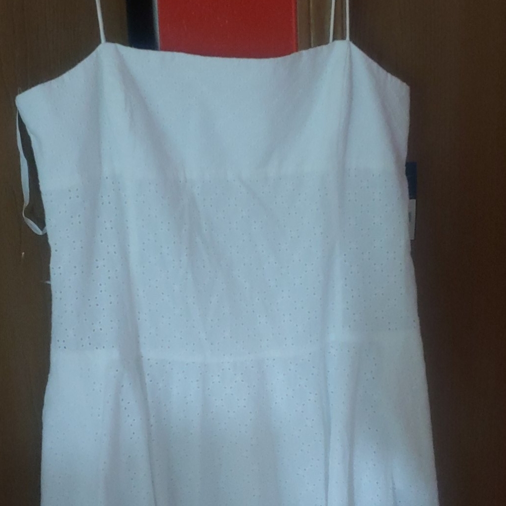 Dress - Picture 4 of 4